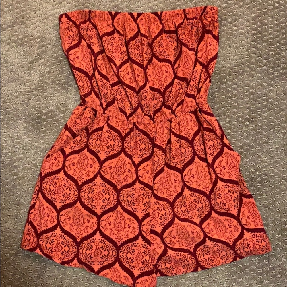 Fun patterned romper WITH POCKETS!
